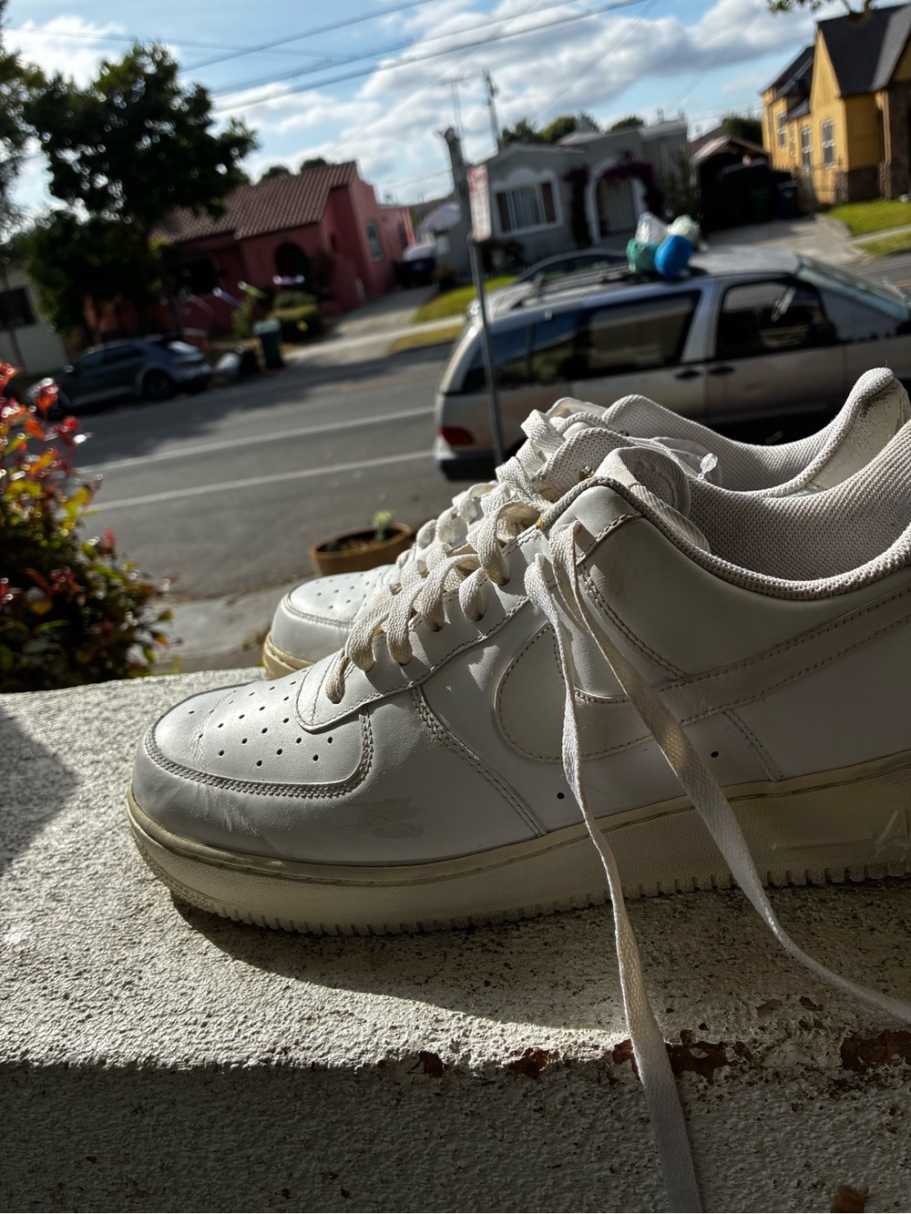Nike Men's White Low-Top Leather Sneakers